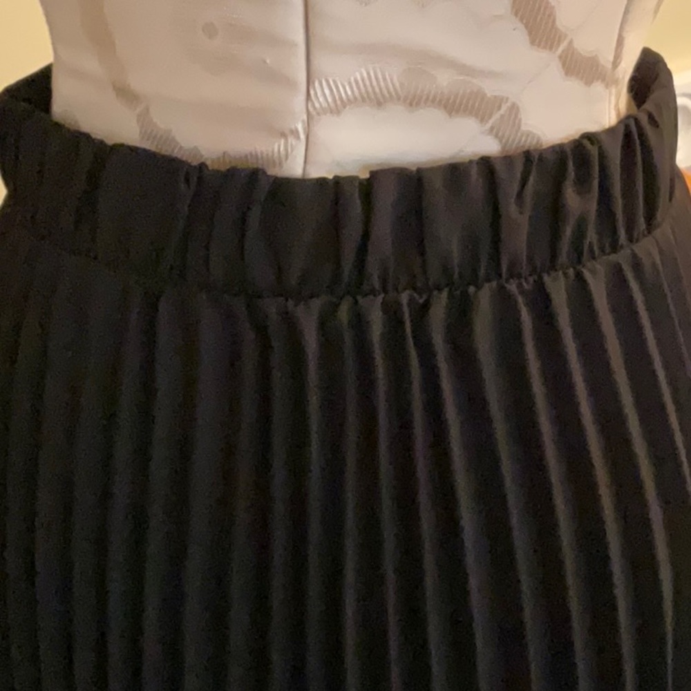 NEW LOOK black pleated midi skirt size 2 petite - Picture 6 of 7